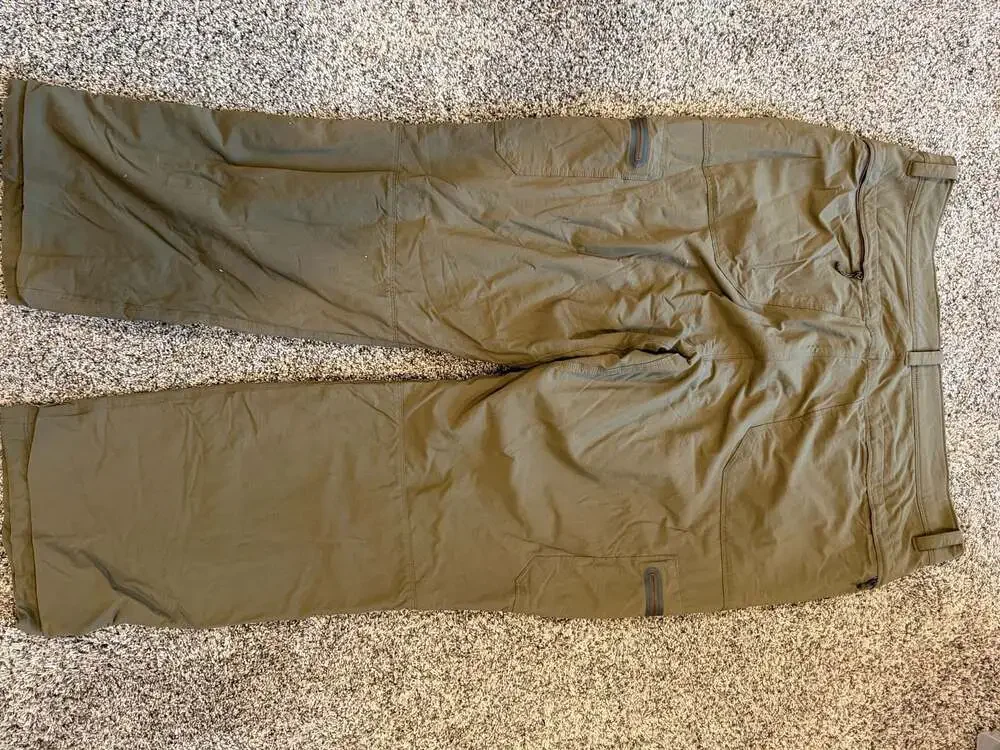 L.L.Bean Men's Fleece-Lined Hiking Cargo Pants Olive Green Size 38x30